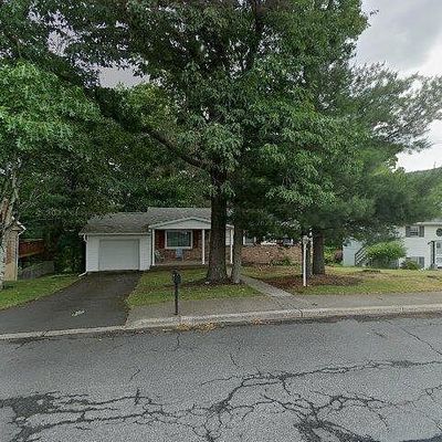 18 Timber Rd, Pottsville, PA 17901