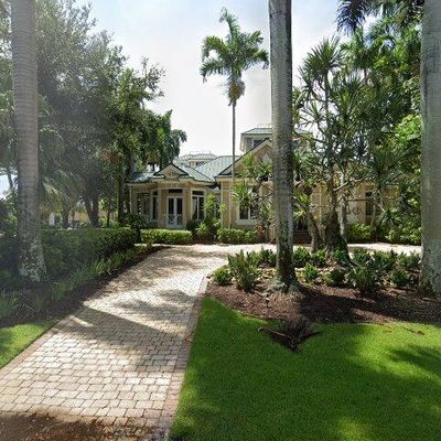 180 7 Th Ave S, Naples, FL 34102