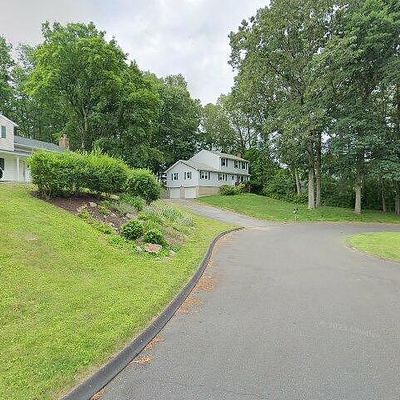 21 Trailside Dr, Norwalk, CT 06851