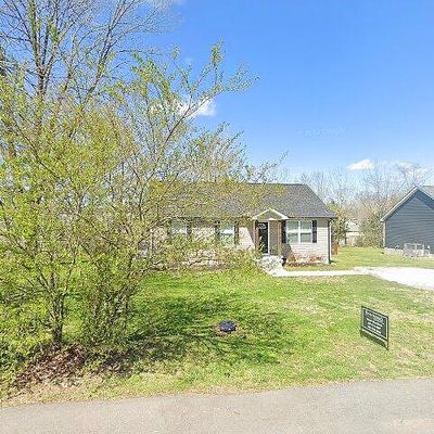 210 Hardin Ave, Dickson, TN 37055