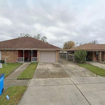 2104 Veronica Dr, Chalmette, LA 70043