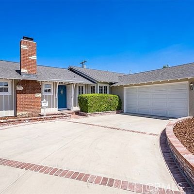 21045 Hemmingway St, Canoga Park, CA 91304