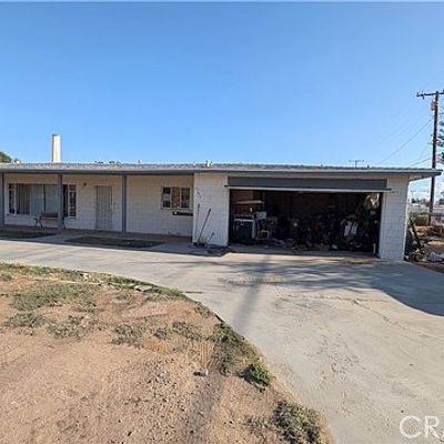 21073 Thunderbird Rd, Apple Valley, CA 92307