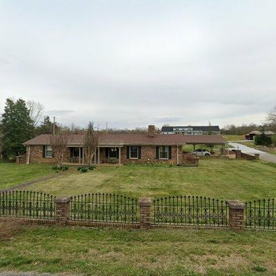 211 W Hills Ter, Dickson, TN 37055