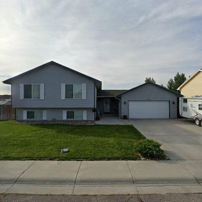 2111 Sioux Trl, Bar Nunn, WY 82601