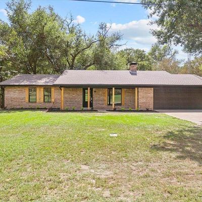 212 Fairlawn Dr, Hideaway, TX 75771