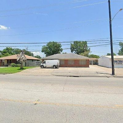 2121 Strawberry Rd, Pasadena, TX 77502