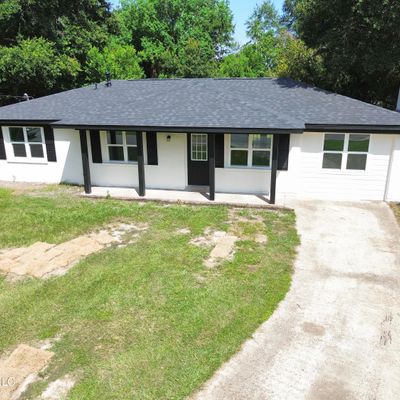 2123 Floyd Dr, Biloxi, MS 39531