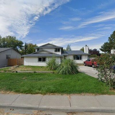 2125 Blue Jay Ln, West Richland, WA 99353