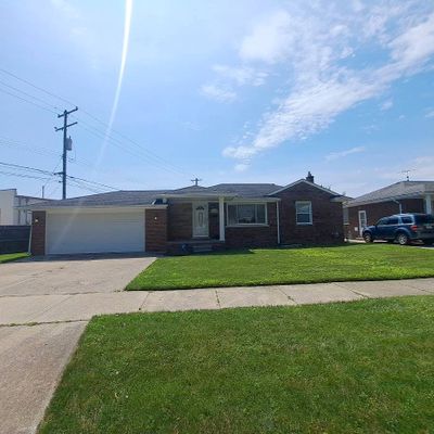 21258 Bon Brae St, Saint Clair Shores, MI 48081