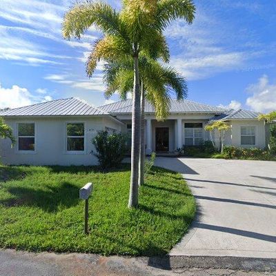 2135 Island Dr, Vero Beach, FL 32963