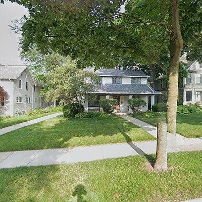 2155 N Wauwatosa Ave, Milwaukee, WI 53213