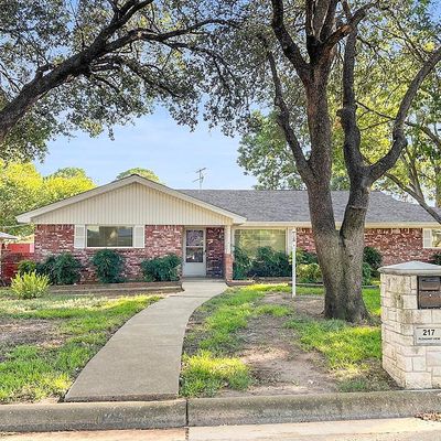 217 W Pleasantview Dr, Hurst, TX 76054