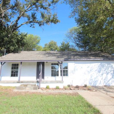 219 Half St, Lindale, TX 75771