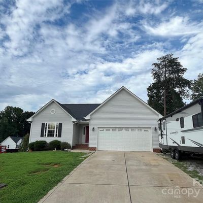 220 Kingsford Dr, Stanley, NC 28164