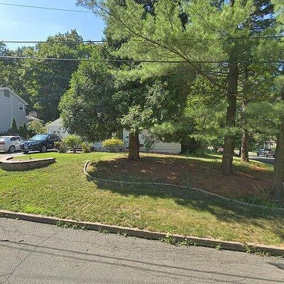 220 Vitmar Pl, Park Ridge, NJ 07656