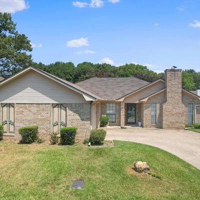 220 Woodcreek Dr, Longview, TX 75605