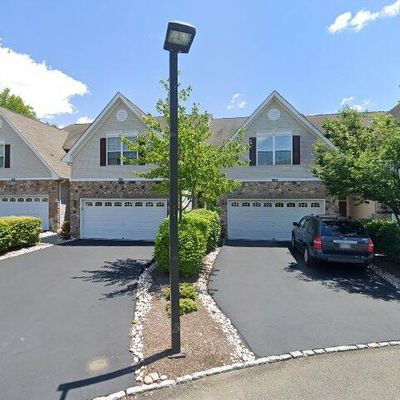 221 Brinley Dr, Pennington, NJ 08534