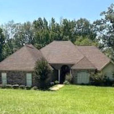 221 Pearlie Owens Dr, Byram, MS 39212