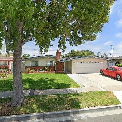 2214 Wallace Ave, Costa Mesa, CA 92627