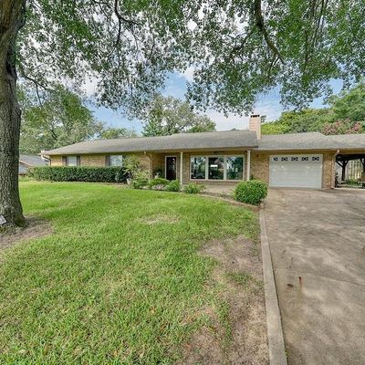 222 Fairlawn Dr, Hideaway, TX 75771