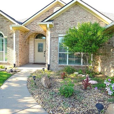 2232 N Village Dr, Bonham, TX 75418