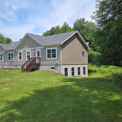 224 Old Racht Rd, Waymart, PA 18472