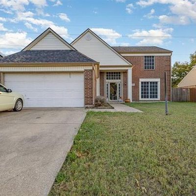 225 Commonwealth Cir, Grand Prairie, TX 75052