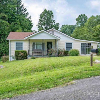 225 Norleon Ave, Hendersonville, NC 28791