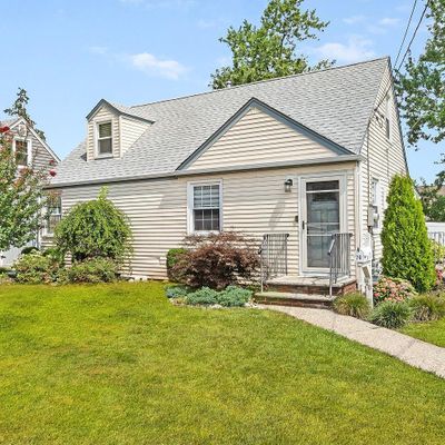 20 Burnet St, Avenel, NJ 07001