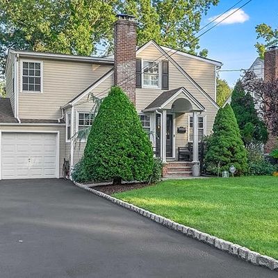 20 Hillcrest Dr, Wayne, NJ 07470