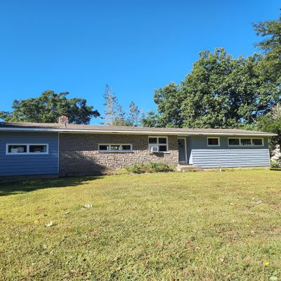 20 Palmer St, Uncasville, CT 06382