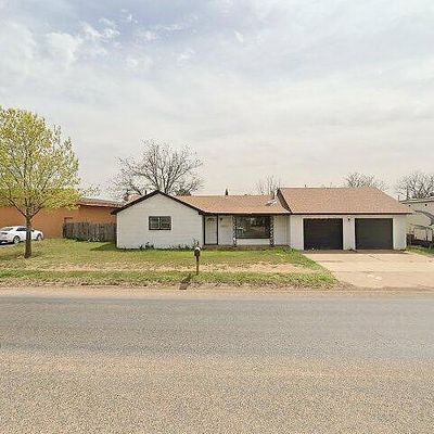 2013 Lockwood St, Tahoka, TX 79373