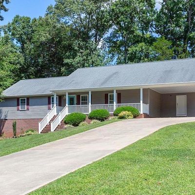 202 Smith Dr, Farmville, VA 23901