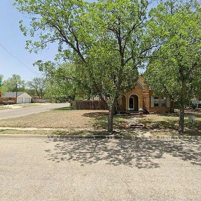 203 N Bishop St, San Angelo, TX 76901