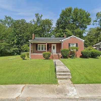 204 S Holland St, Clinton, SC 29325