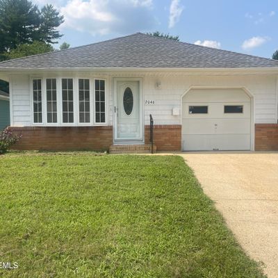 2046 Mount Hope Ln, Toms River, NJ 08753