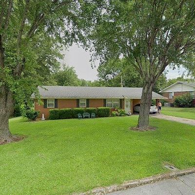 205 Sammons Cir, Trenton, TN 38382