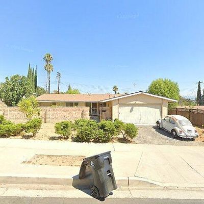 20523 Tiara St, Woodland Hills, CA 91367