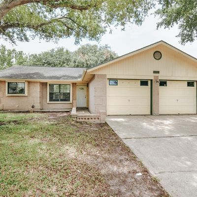 207 Byron Ln, Victoria, TX 77901