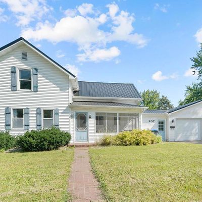 207 W Jennings St, New London, WI 54961