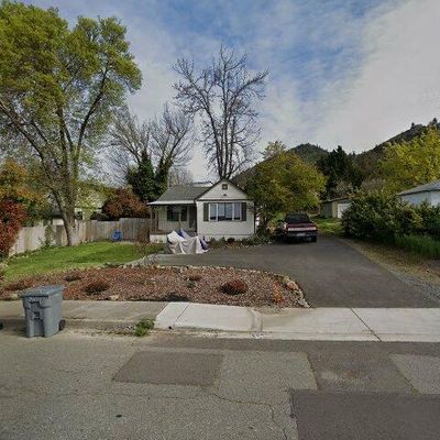 2072 Ne Fairview Ave, Grants Pass, OR 97526