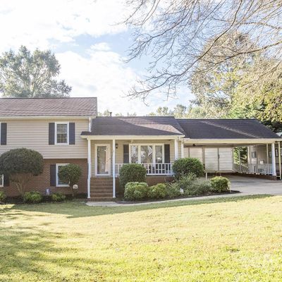 2075 Pine Needle Ct, Gastonia, NC 28056