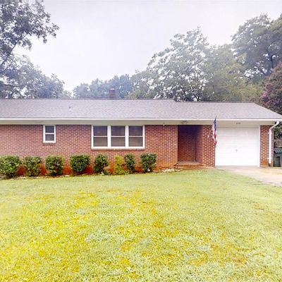 209 Dogwood Ln, Dallas, NC 28034