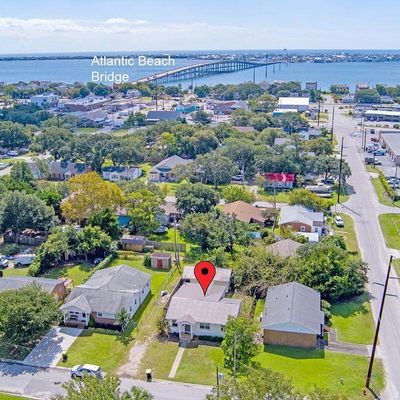 2411 Avery St, Morehead City, NC 28557