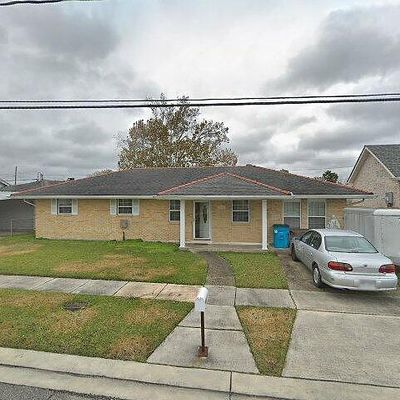 2421 Pecan Dr, Chalmette, LA 70043