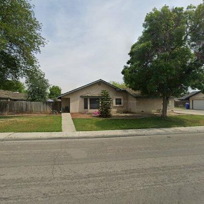 2433 Knowlwood Dr, Hanford, CA 93230