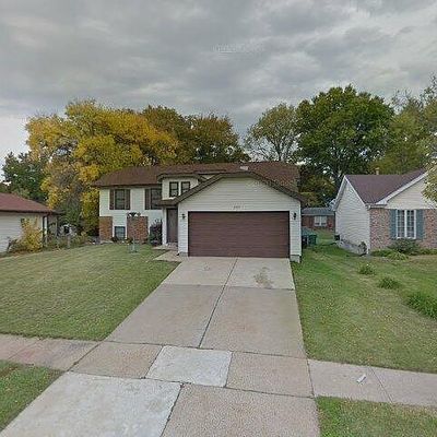 2445 Indiancup Dr, Florissant, MO 63033