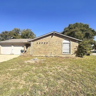 245 E Malone Ave, Crowley, TX 76036