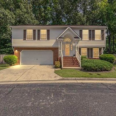 2453 Rockwater Cir, Virginia Beach, VA 23456